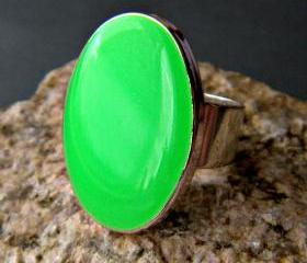 Neon Green Oval Statement Ring, Resin, Adjustable, Fluorescent Green Cocktail Ring, Lime Green Ring